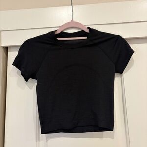Lululemon Swiftly Tech Cropped Short Sleeve Shirt - Black - Size 4